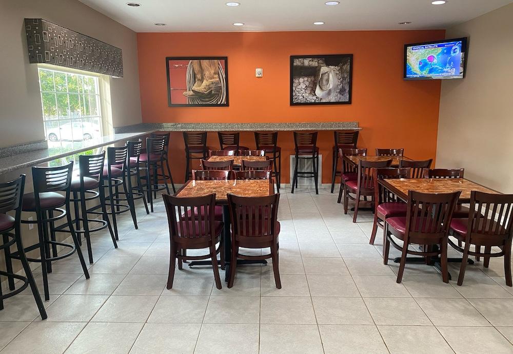 Super 8 By Wyndham Brenham Tx Ξενοδοχείο Εξωτερικό φωτογραφία